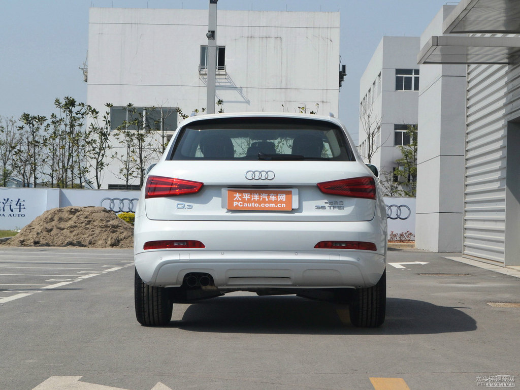 冰川白奧迪Q3整車外觀外觀圖片