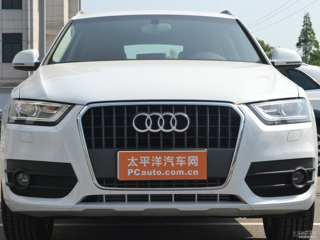 冰川白奧迪Q3車頭外觀圖片