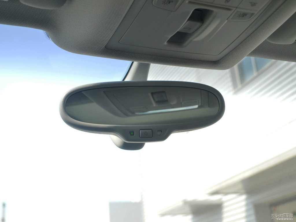 冰川白奧迪Q3車廂內(nèi)飾圖片
