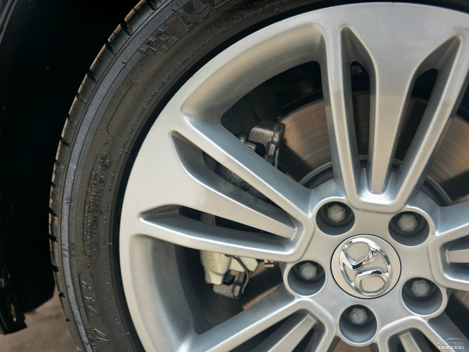 紳寶D70細(xì)節(jié)高清大圖