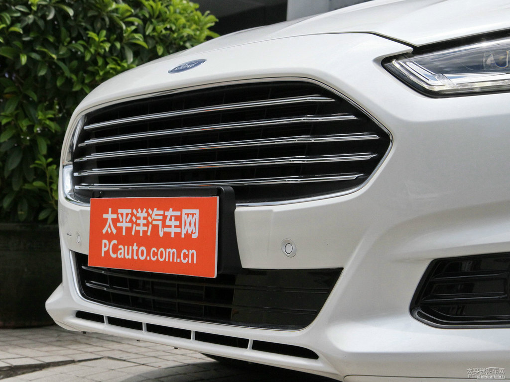 珍珠白蒙迪歐車頭外觀圖片