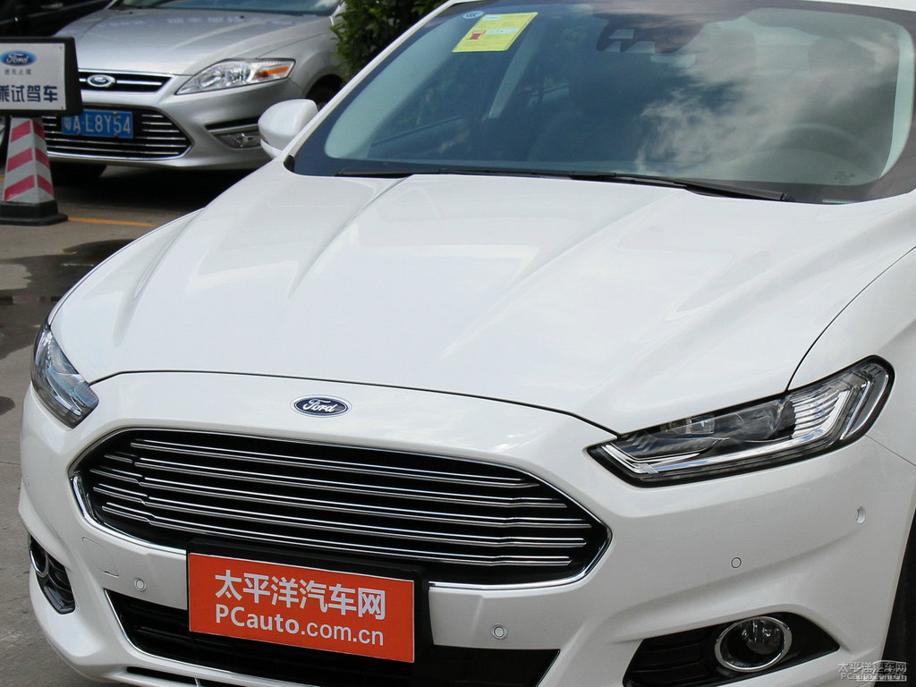 珍珠白蒙迪歐車頭外觀圖片