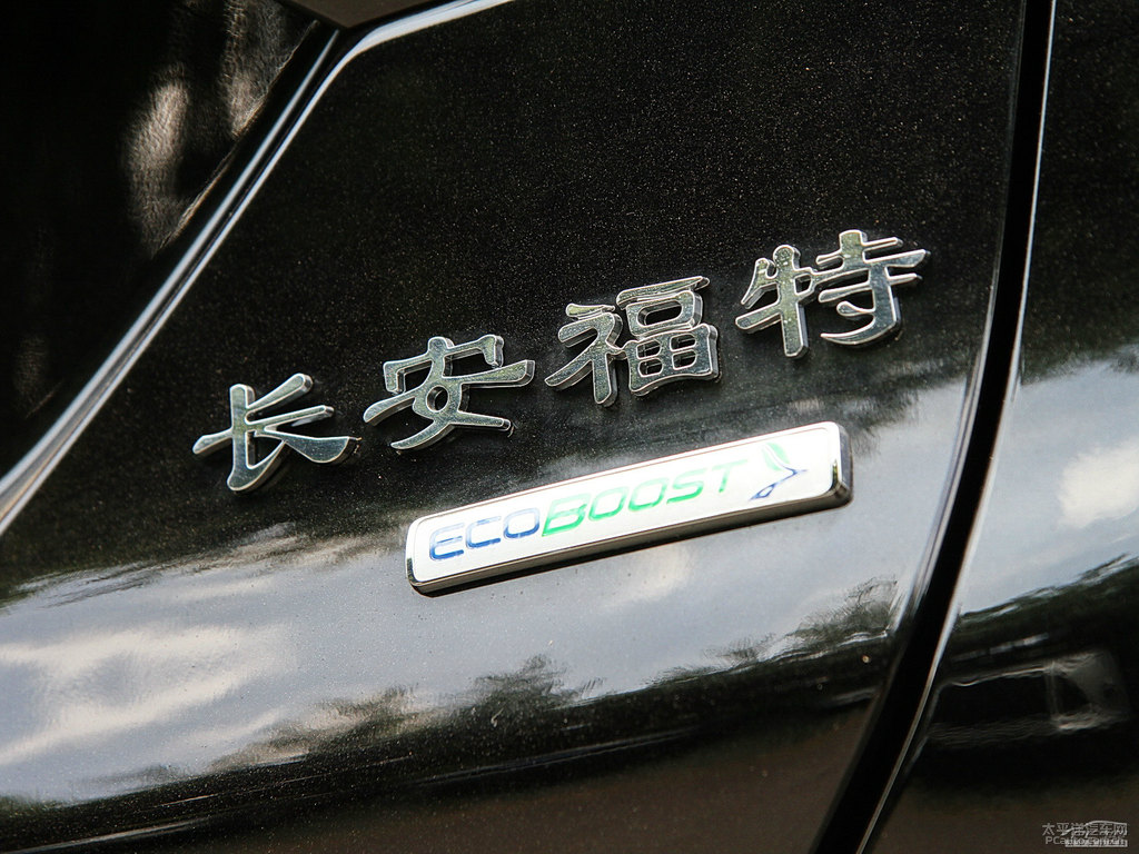 銀沙黑蒙迪歐車尾外觀圖片
