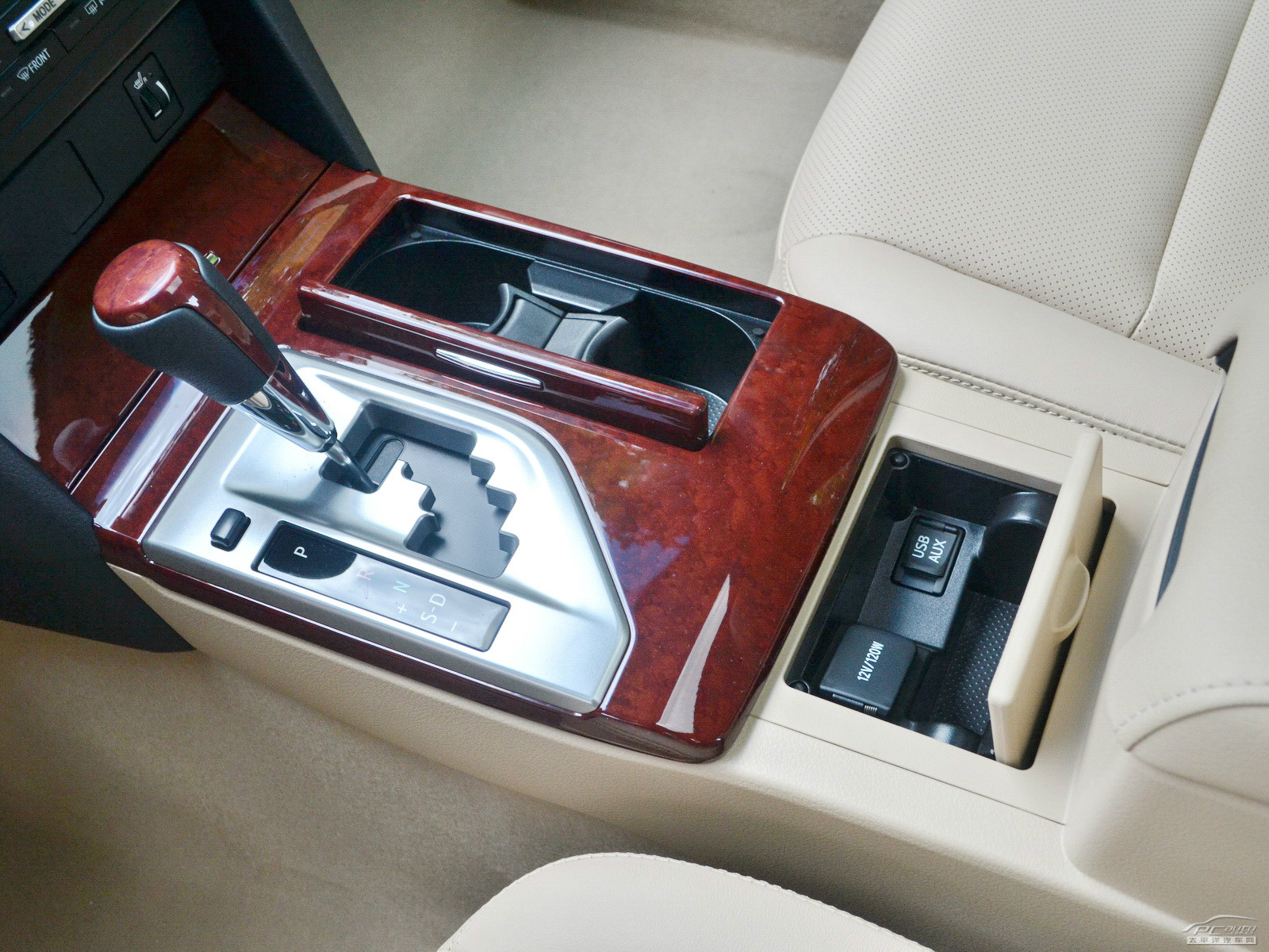 凱美瑞空間高清大圖