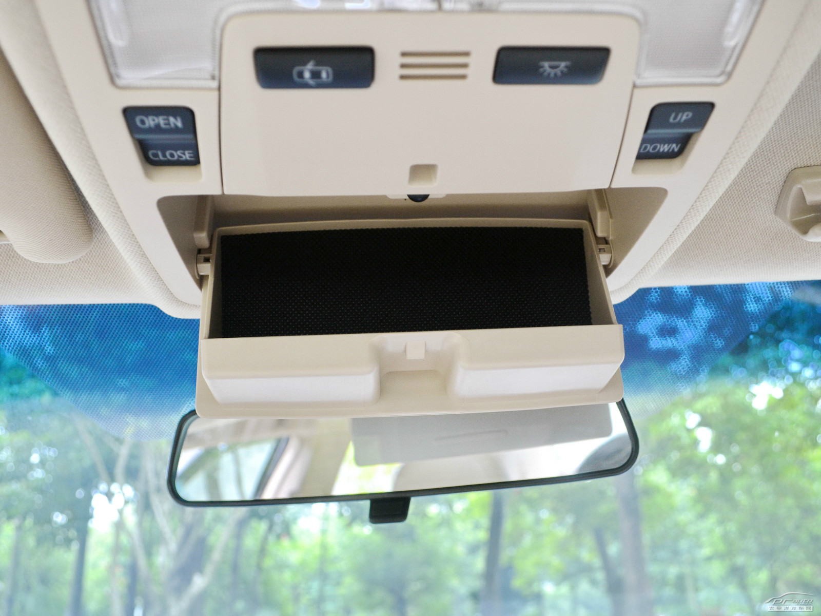 凱美瑞空間高清大圖