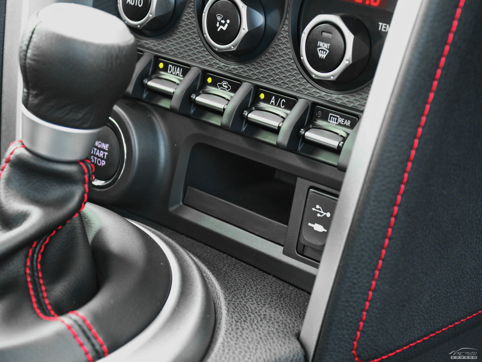 斯巴魯BRZ空間高清大圖