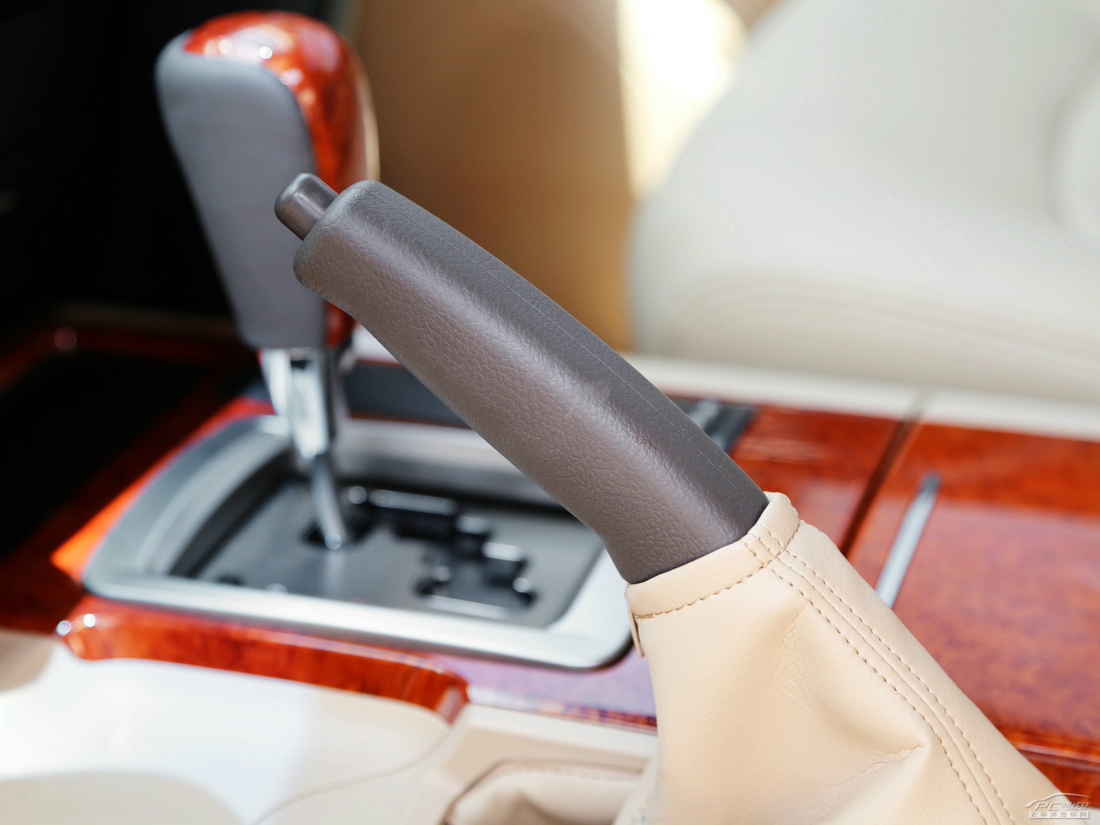 蘭德酷路澤(進(jìn)口) 內(nèi)飾高清大圖