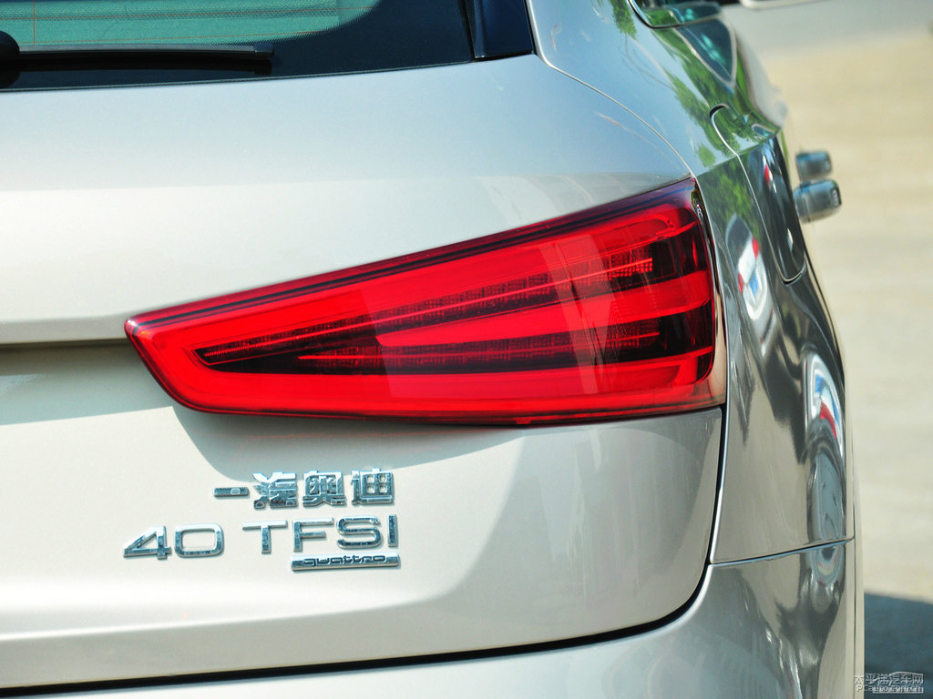 鉑金米奧迪Q3車尾外觀圖片