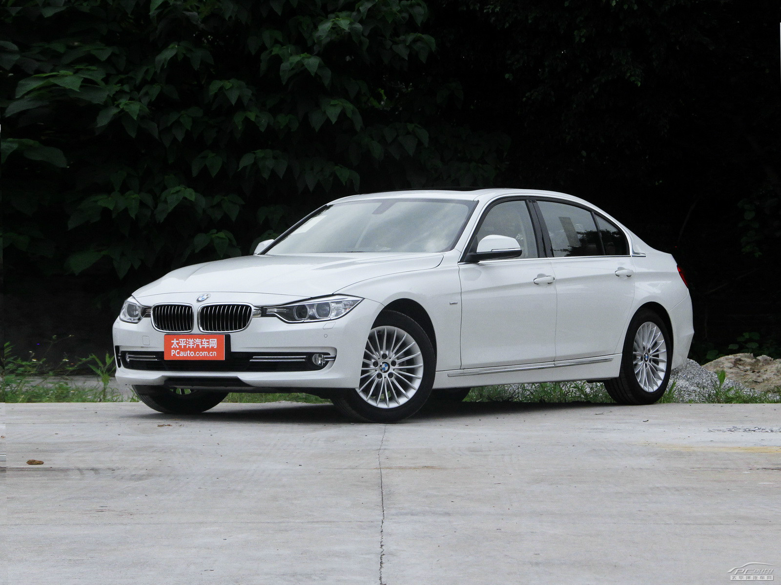 寶馬3系外觀高清大圖