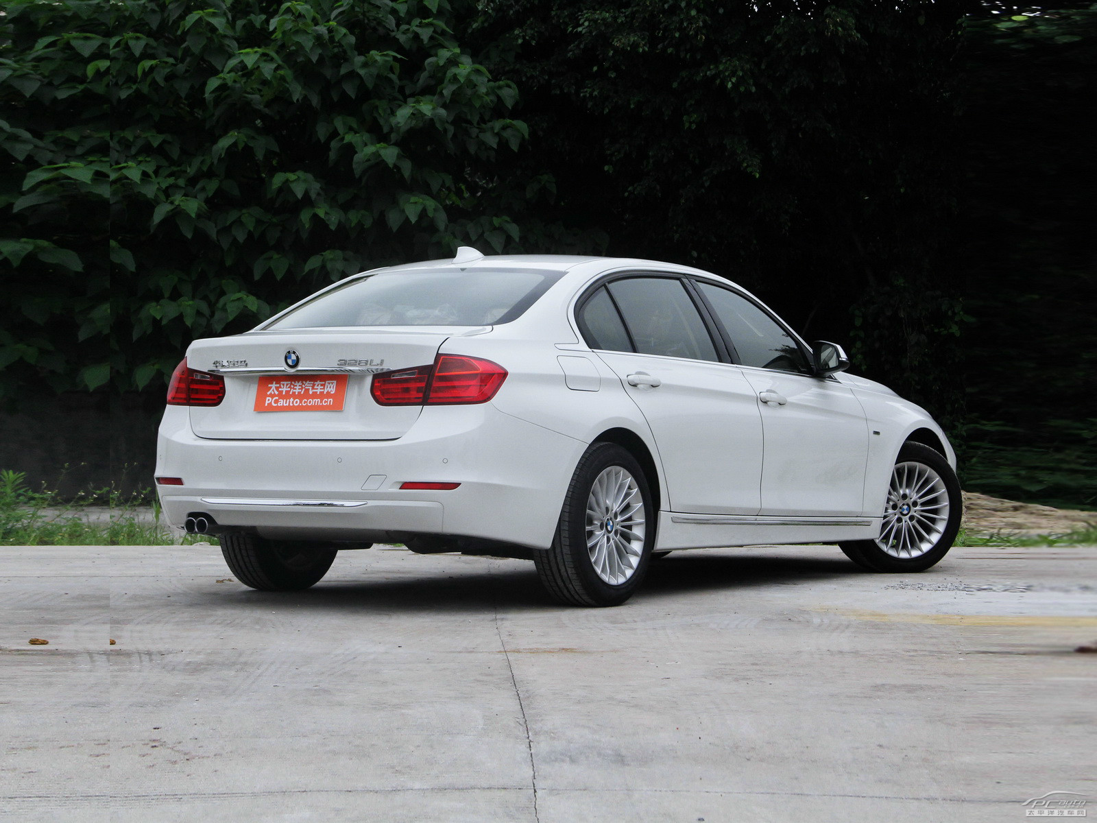 寶馬3系外觀高清大圖