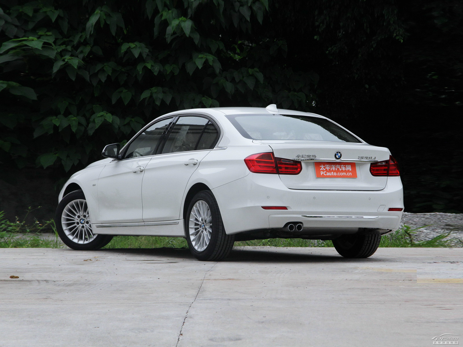 寶馬3系外觀高清大圖