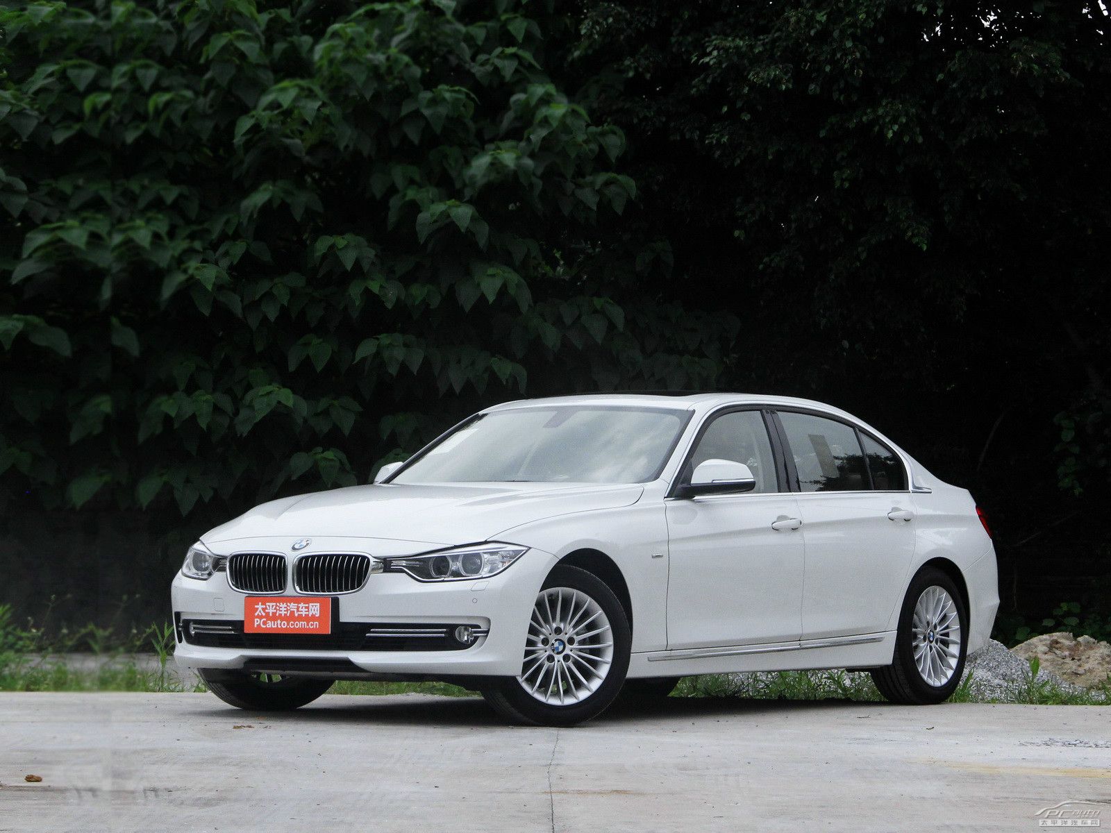 寶馬3系外觀高清大圖