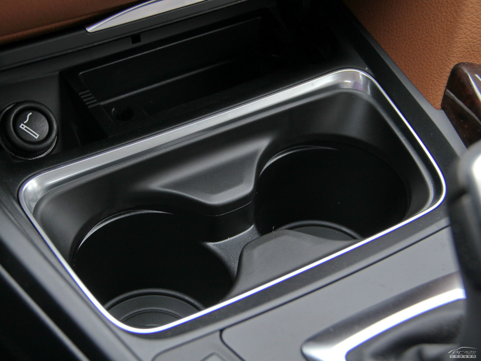 寶馬3系空間高清大圖