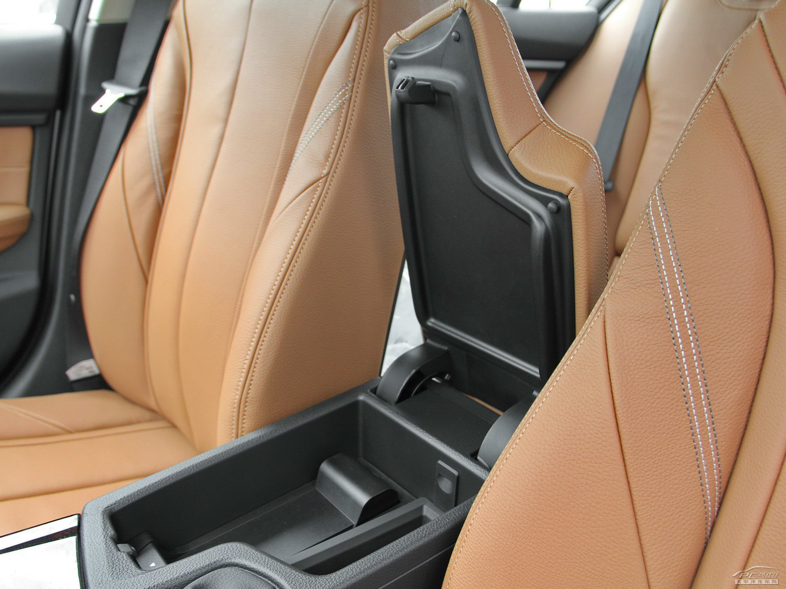 寶馬3系空間高清大圖