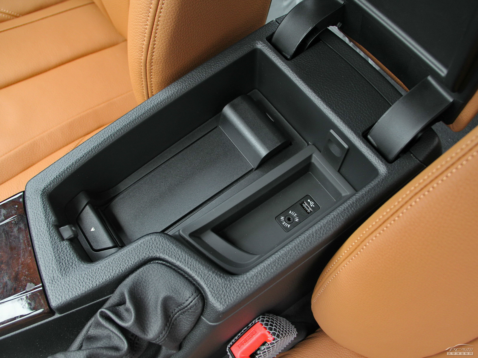 寶馬3系空間高清大圖