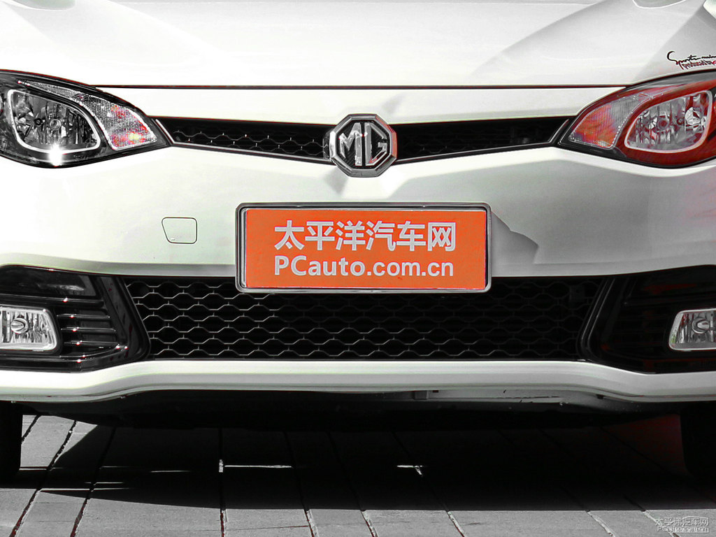 圣峰白MG6車頭外觀圖片