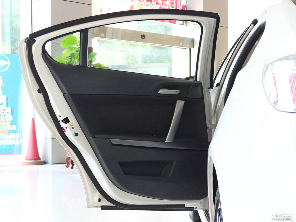 圣峰白MG6車(chē)廂內(nèi)飾圖片