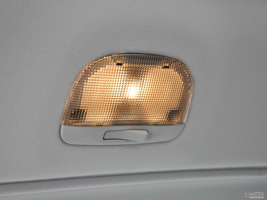 淡紫金屬灰森林人車廂內(nèi)飾圖片