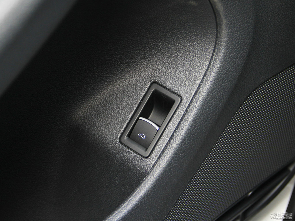 糖果白速騰車廂內(nèi)飾圖片