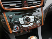 2013款 1.5L CVT 女性版 精英型 2013款 1.5L CVT 女性版 精英型