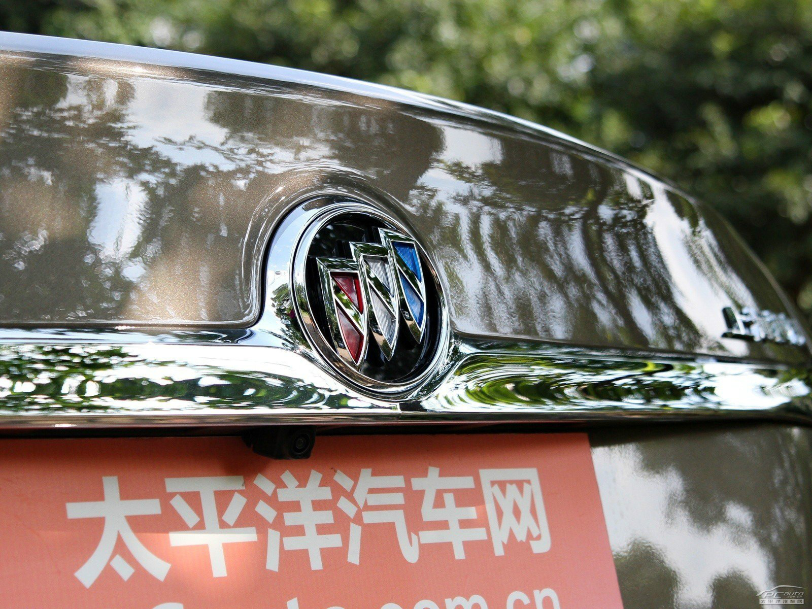 君越外觀高清大圖