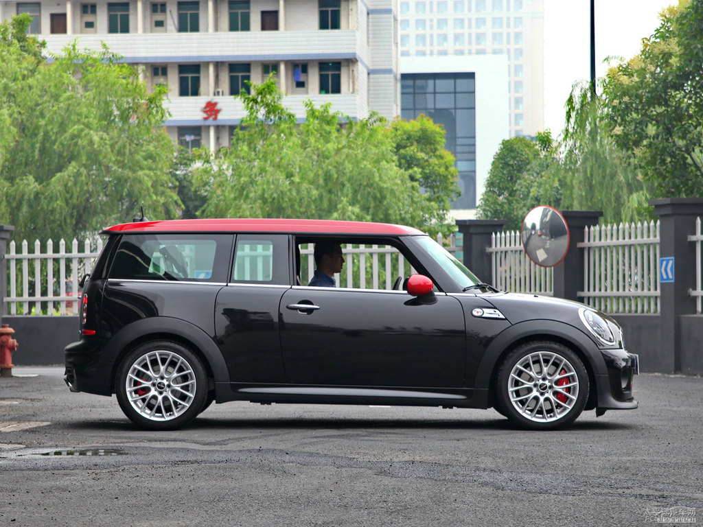 ҹMINI JCW CLUBMAN܇^^DƬ