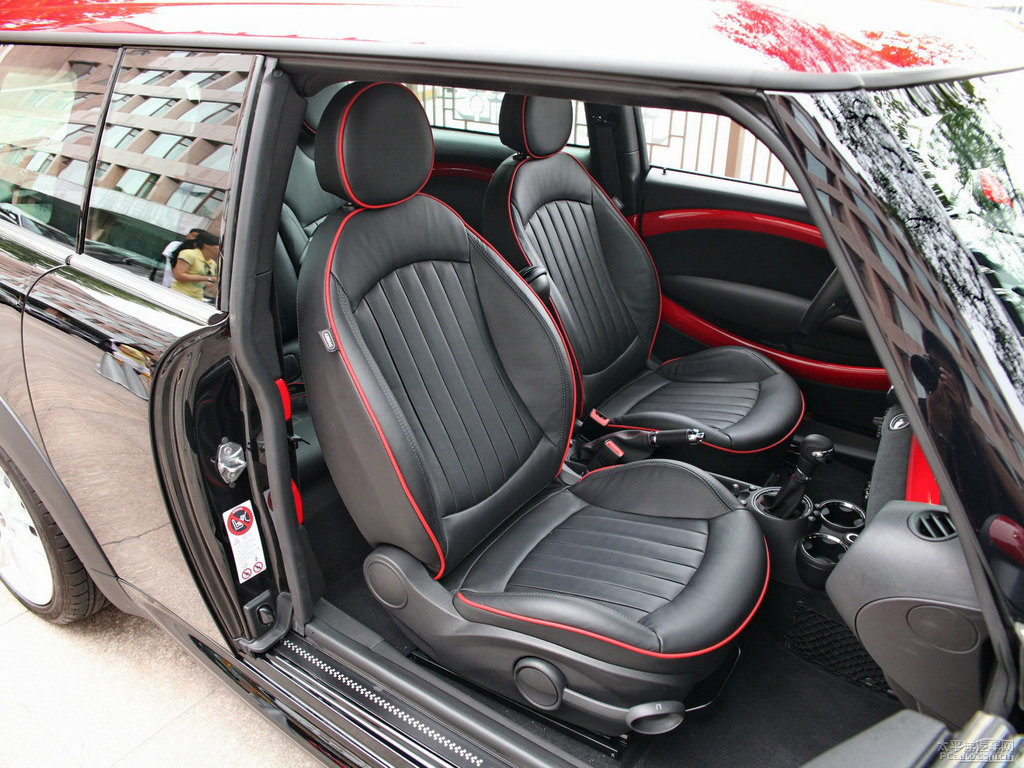 ҹMINI JCW CLUBMAN΃(ni)DƬ