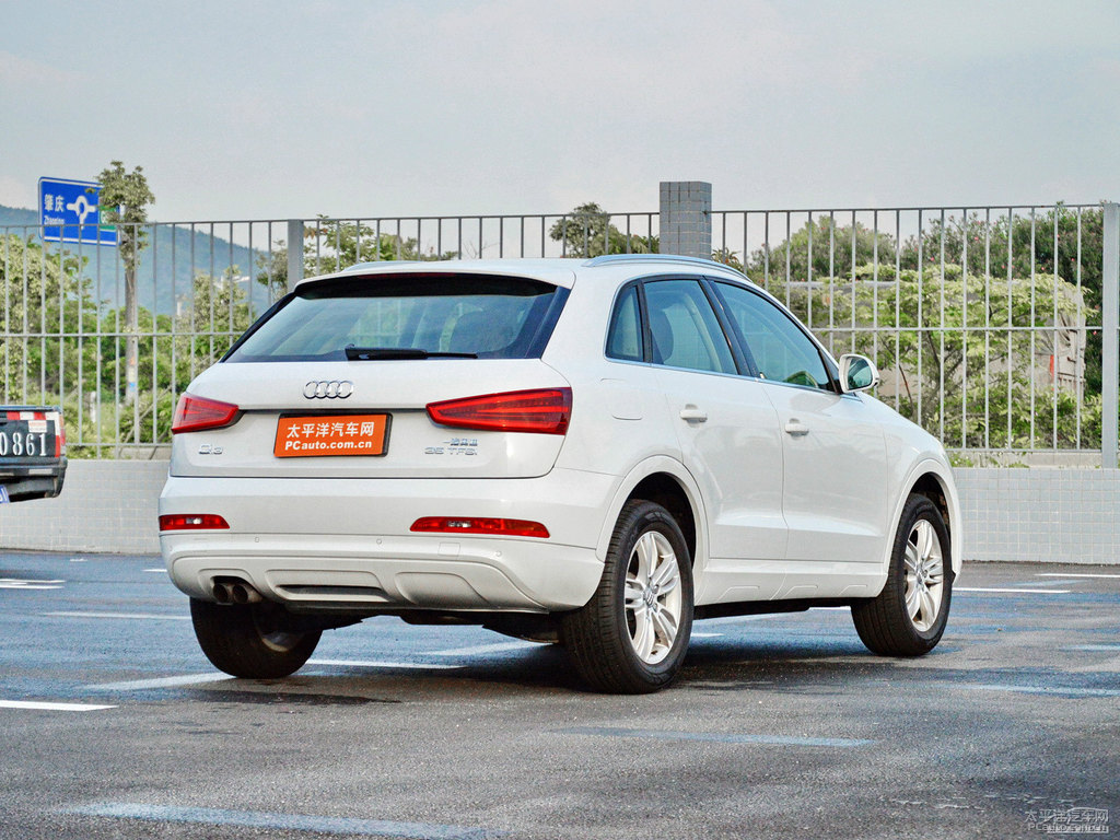 冰川白奧迪Q3整車外觀外觀圖片