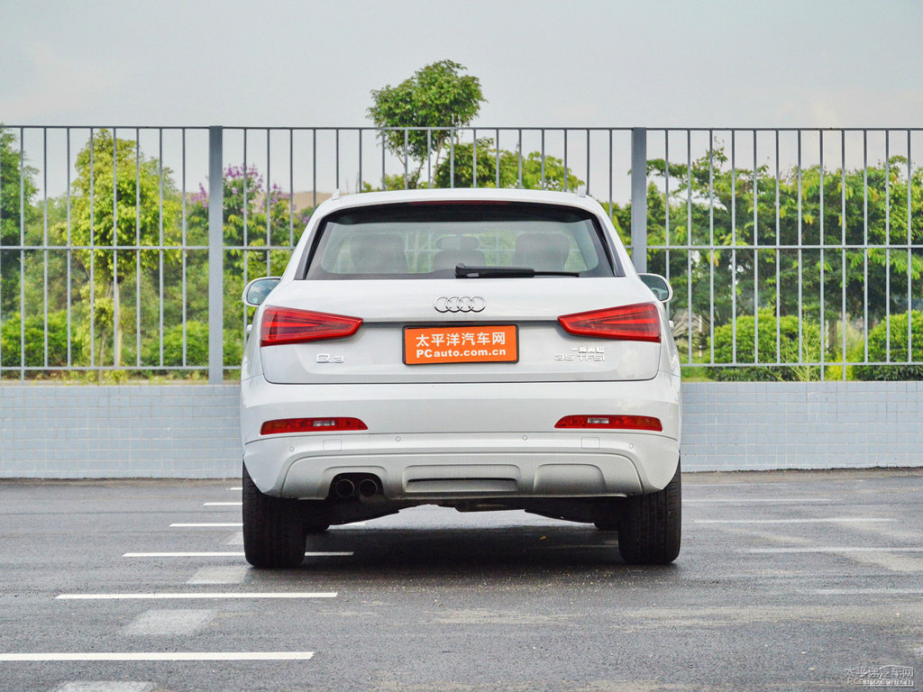 冰川白奧迪Q3整車外觀外觀圖片