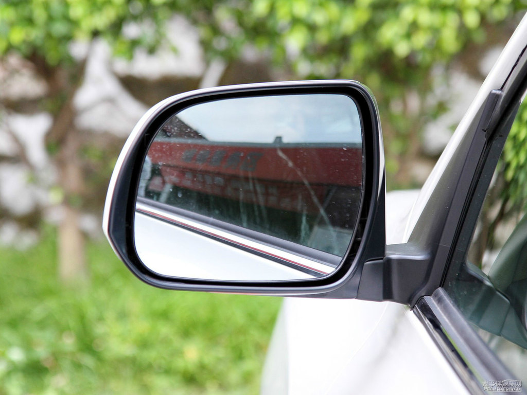 珍珠白漢蘭達(dá)車(chē)身外觀圖片