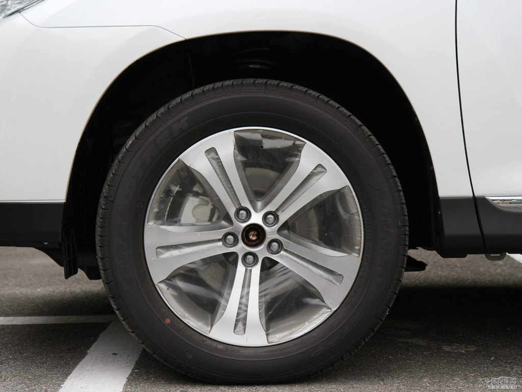 珍珠白漢蘭達(dá)車(chē)身外觀圖片