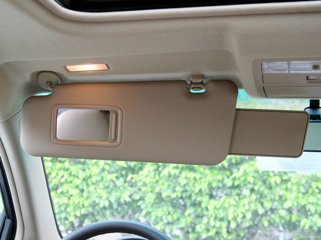 珍珠白漢蘭達(dá)車廂內(nèi)飾圖片