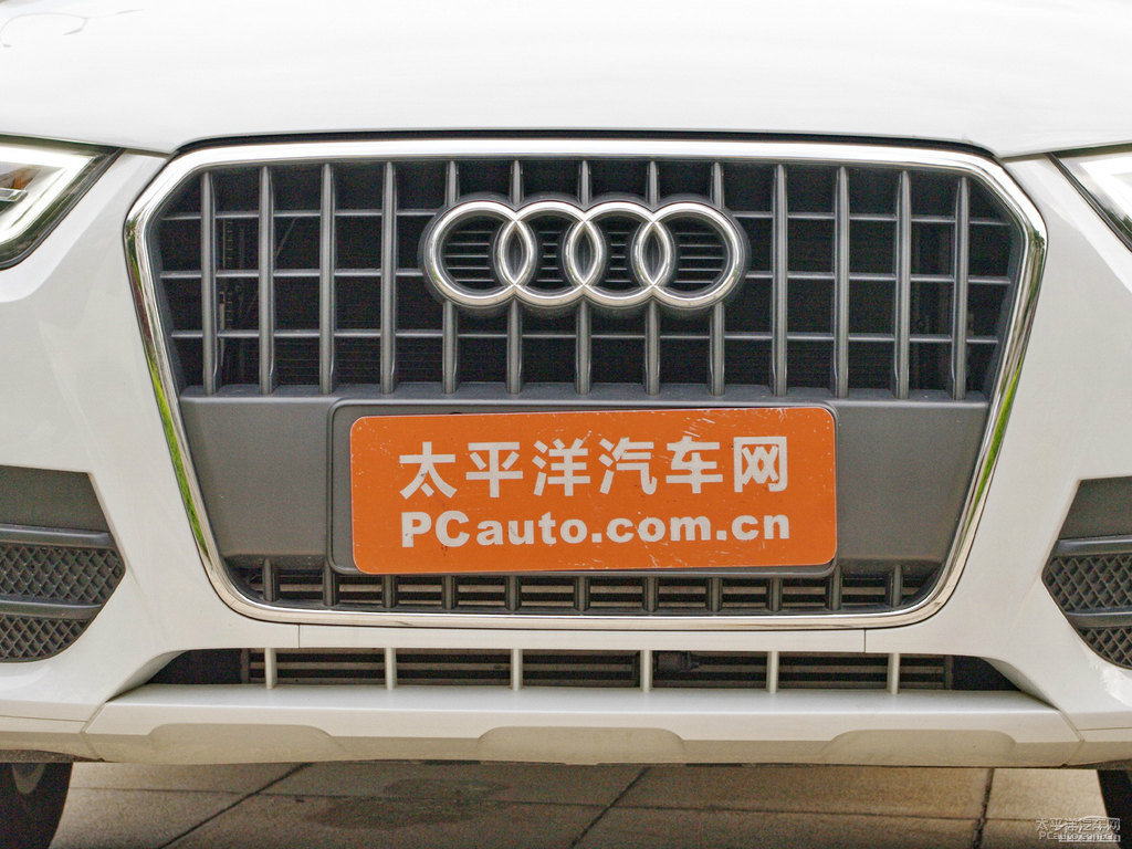 冰川白奧迪Q3車頭外觀圖片