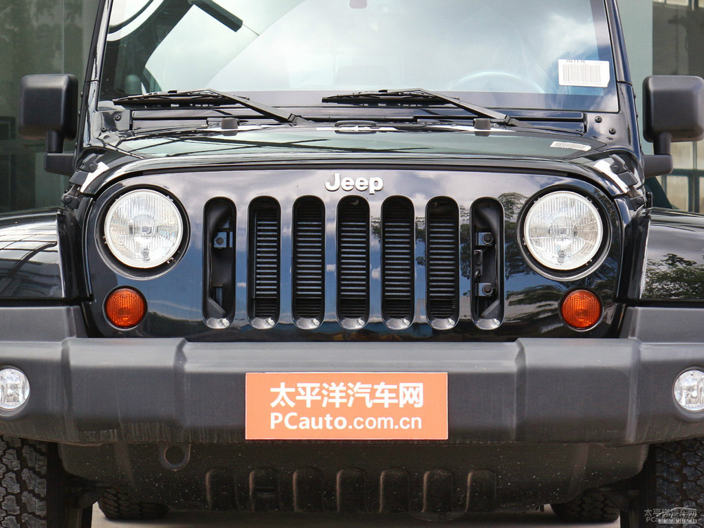 醇黑牧馬人車頭外觀圖片