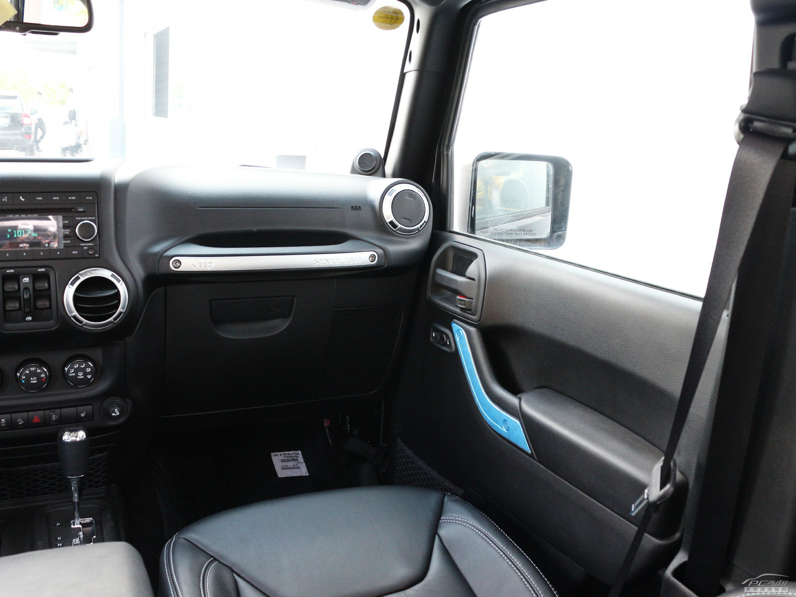 牧馬人內飾高清大圖