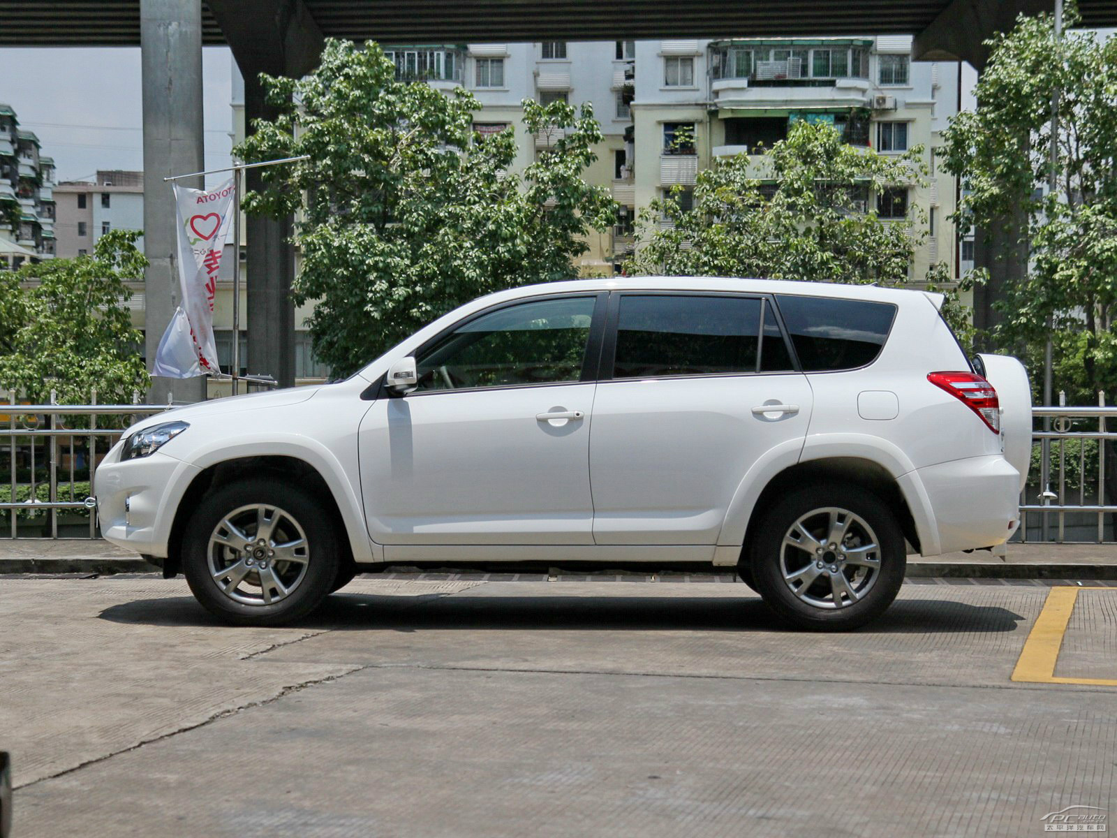 RAV4榮放外觀高清大圖