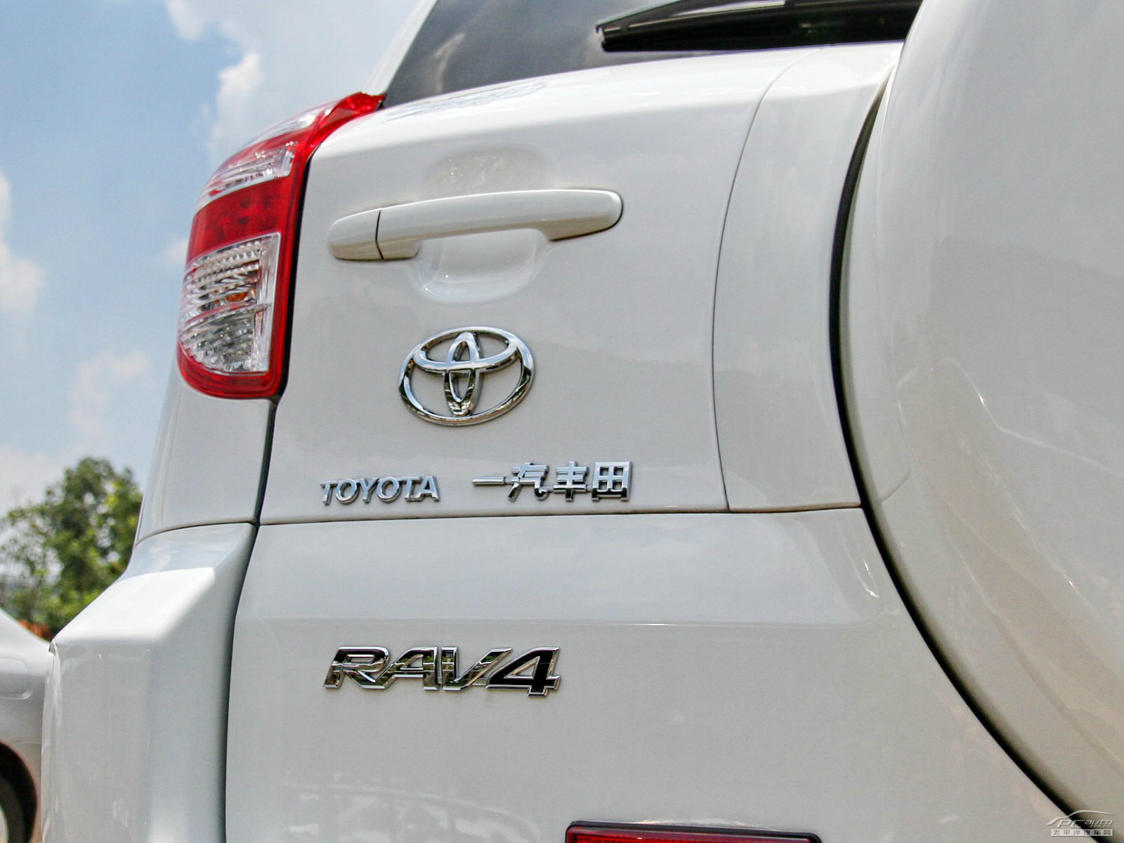 RAV4榮放外觀高清大圖