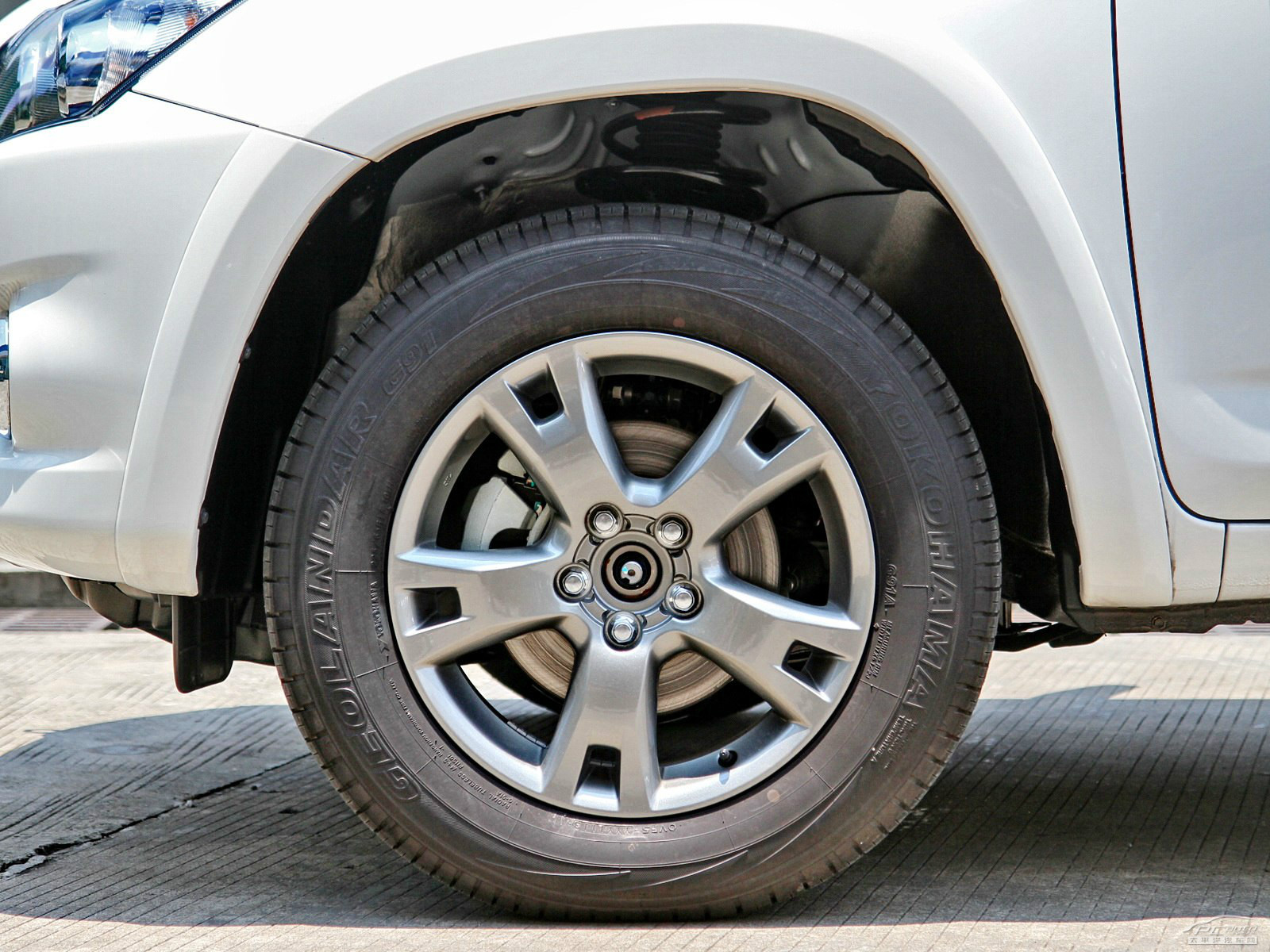 RAV4榮放外觀高清大圖