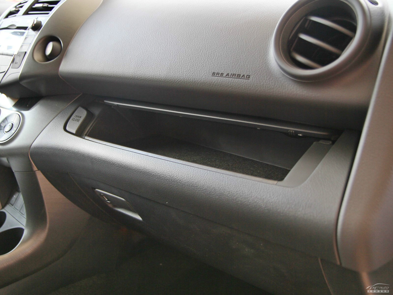 RAV4榮放空間高清大圖