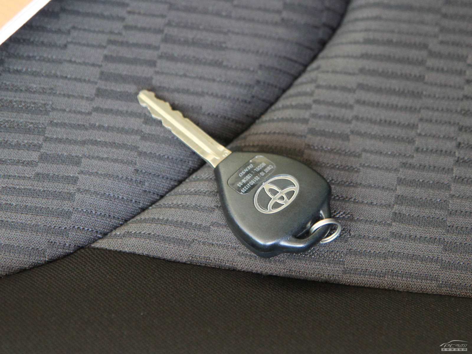 RAV4榮放細節(jié)高清大圖