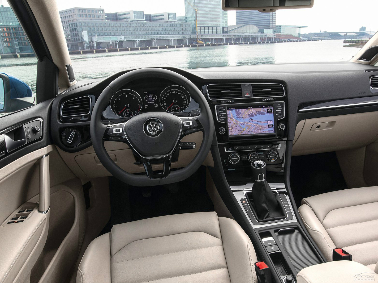 高爾夫(進(jìn)口)內(nèi)飾高清大圖