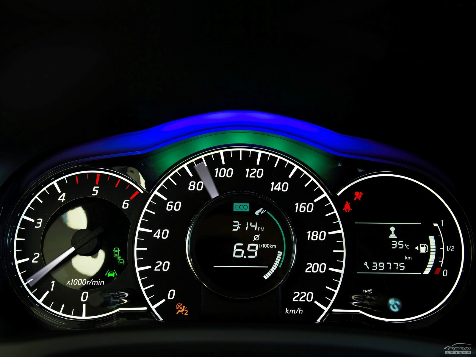 日產(chǎn)Note內(nèi)飾高清大圖