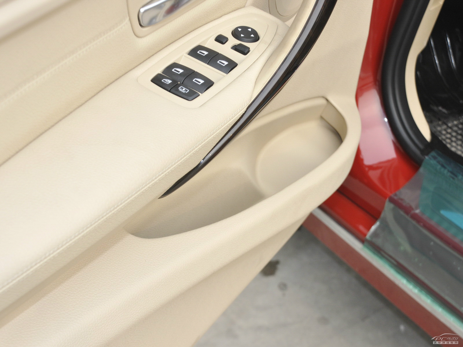 寶馬3系空間高清大圖