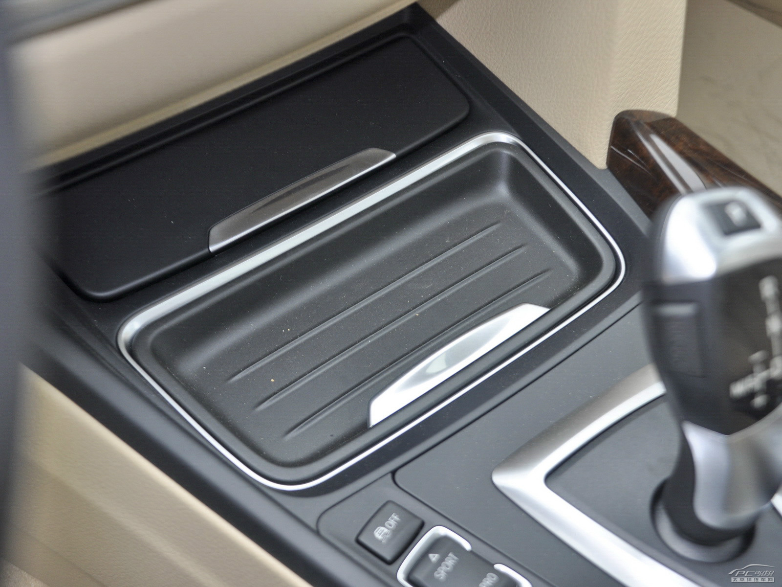 寶馬3系空間高清大圖