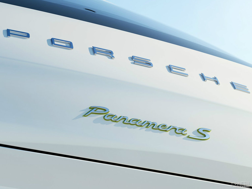 GT銀Panamera車尾外觀圖片