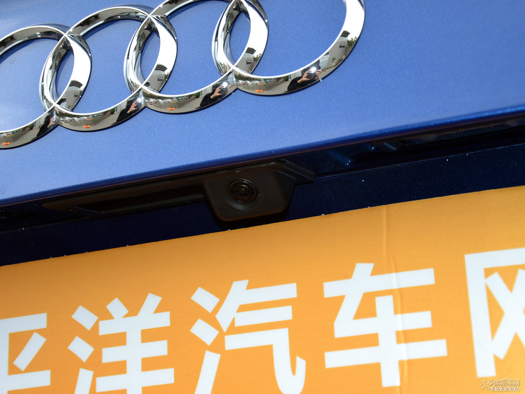 圣邦藍(lán)奧迪RS 5車尾外觀圖片