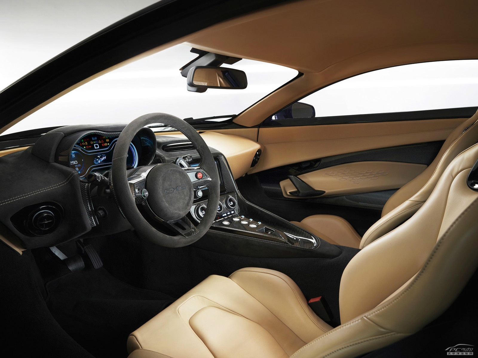 捷豹C-X75內(nèi)飾高清大圖