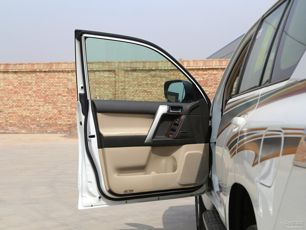 ɫ(M(jn))܇(ni)DƬ