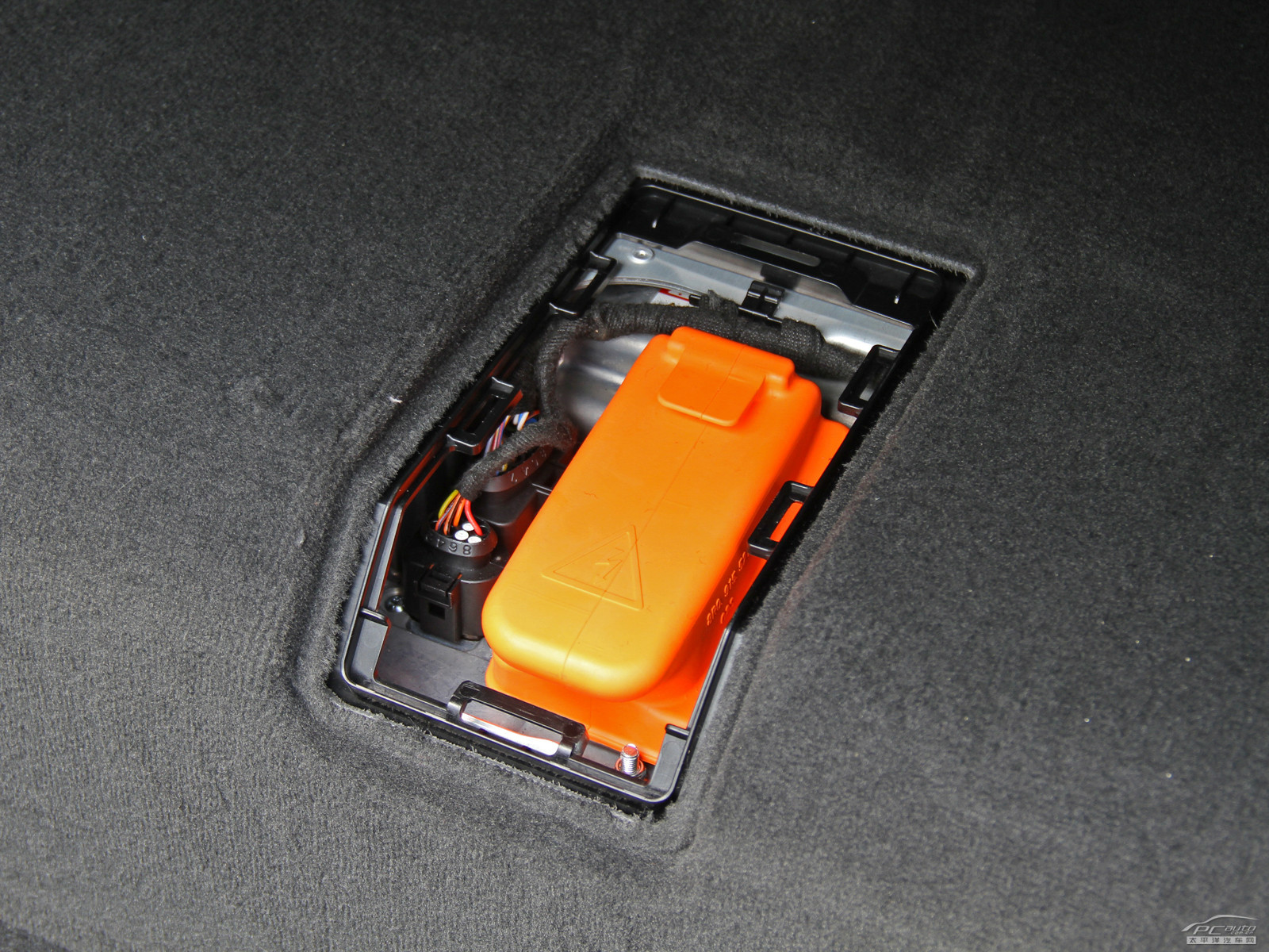 奧迪A8L空間高清大圖