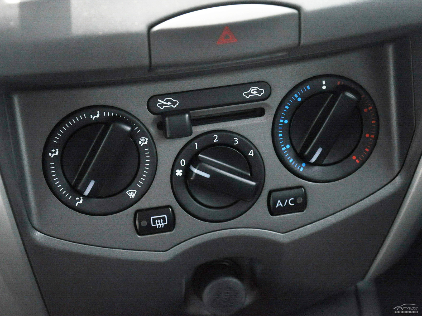 驪威內(nèi)飾高清大圖